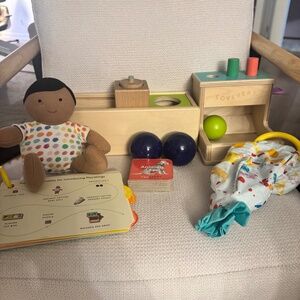 LOVEVERY | THE THINKER PLAYSET [11-12 MONTHS]